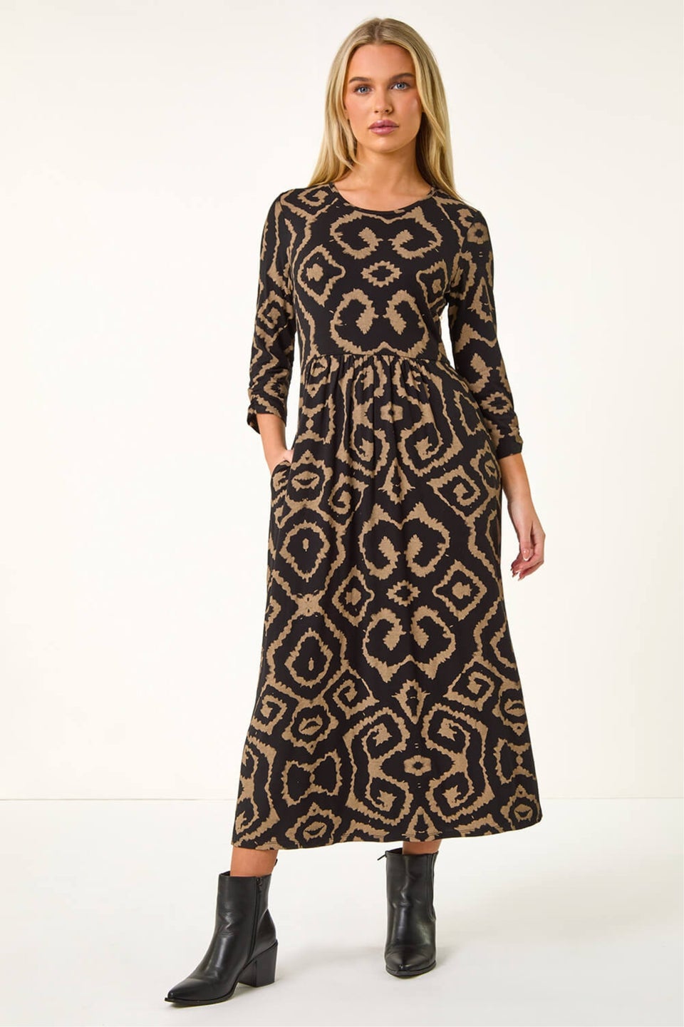 Roman Camel Petite Geo Print Gathered Midi Dress
