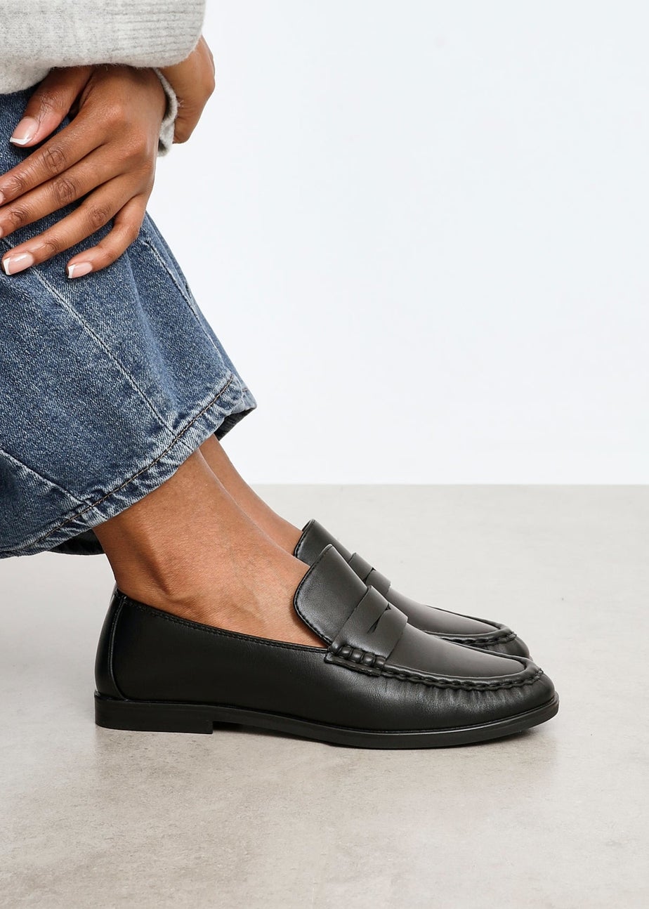 Linzi Belmont Black Faux Leather Ruched Loafer