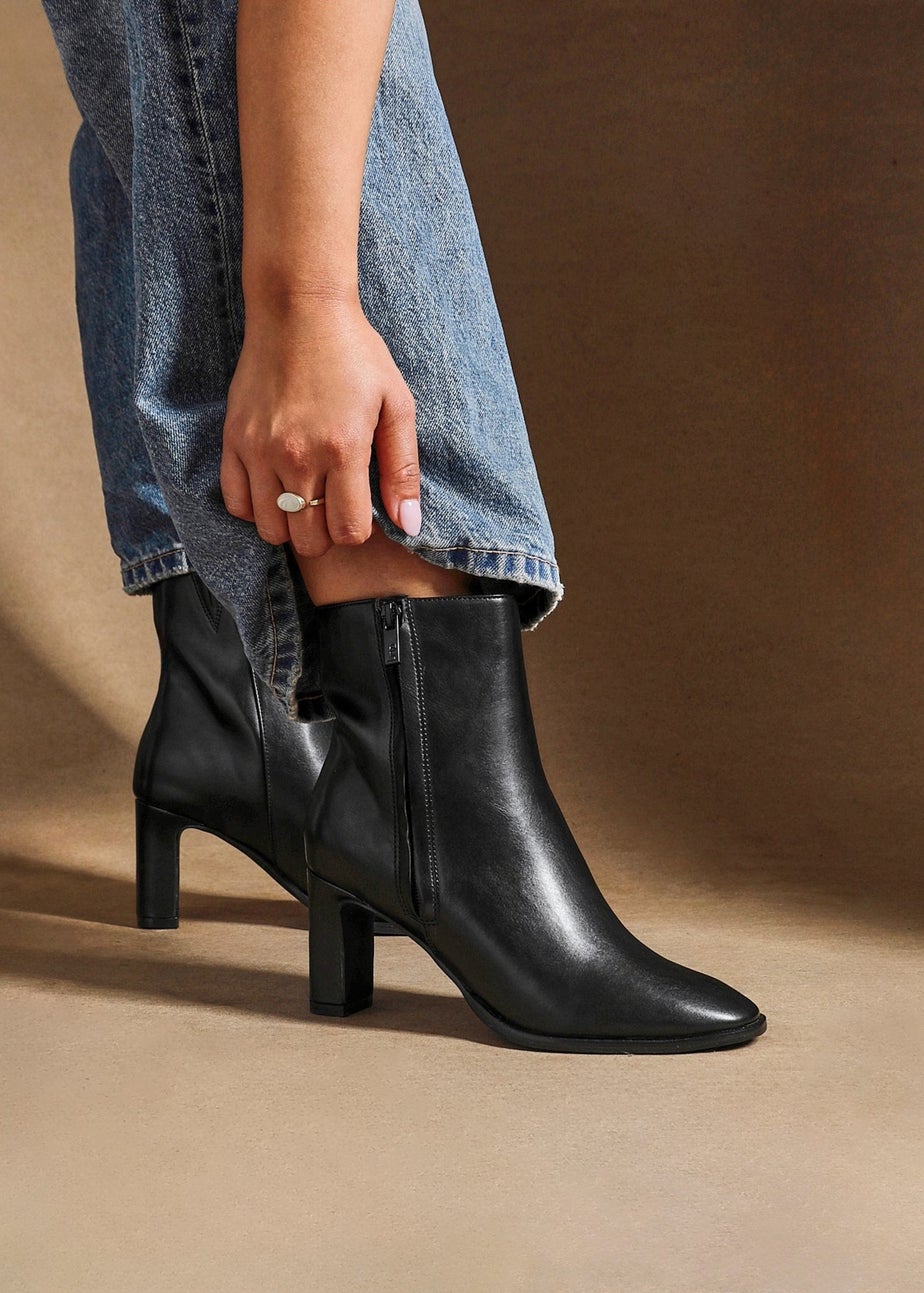 Linzi Jonas Black Faux Leather Block Heel Ankle Boot