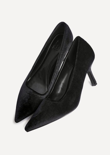Linzi Kat Black Velvet Classic Court Heels