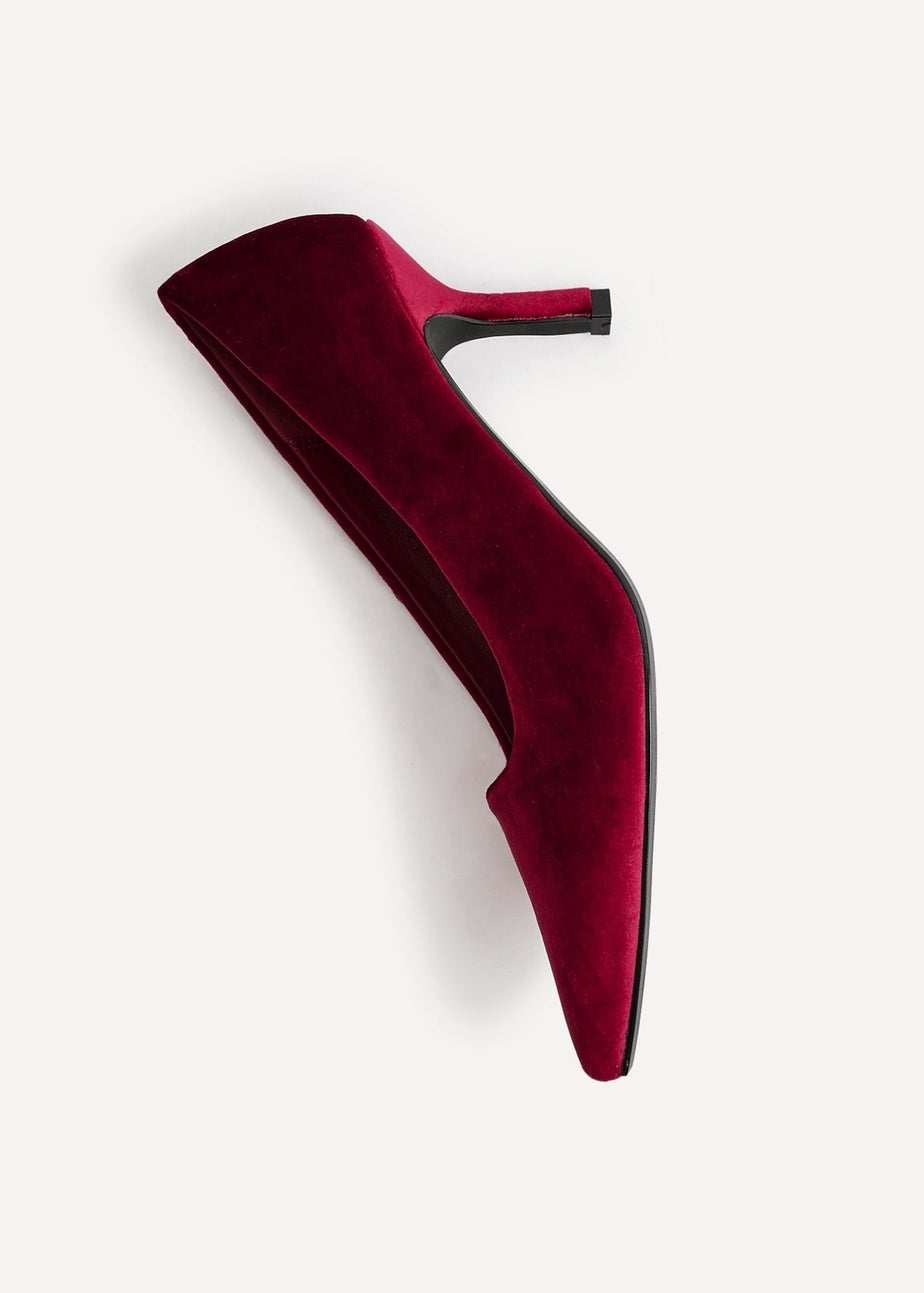 Linzi Kat Burgundy Velvet Classic Court Heels