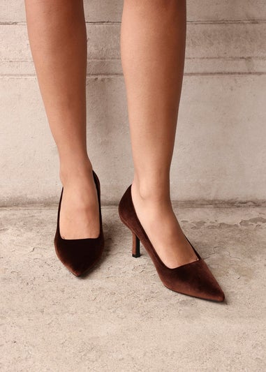 Linzi Kat Brown Velvet Classic Court Heels