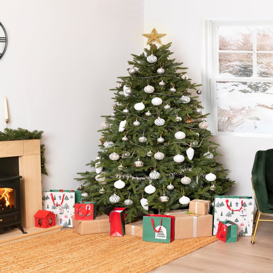 Charles Bentley Green 6ft Faux Nordic Spruce Hinged Christmas Tree