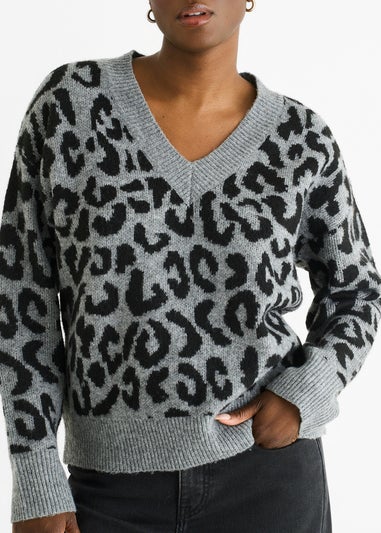 Gini London Grey Animal V Neck Short Knit Jumper