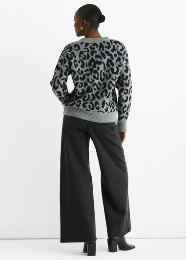 Gini London Grey Animal V Neck Short Knit Jumper