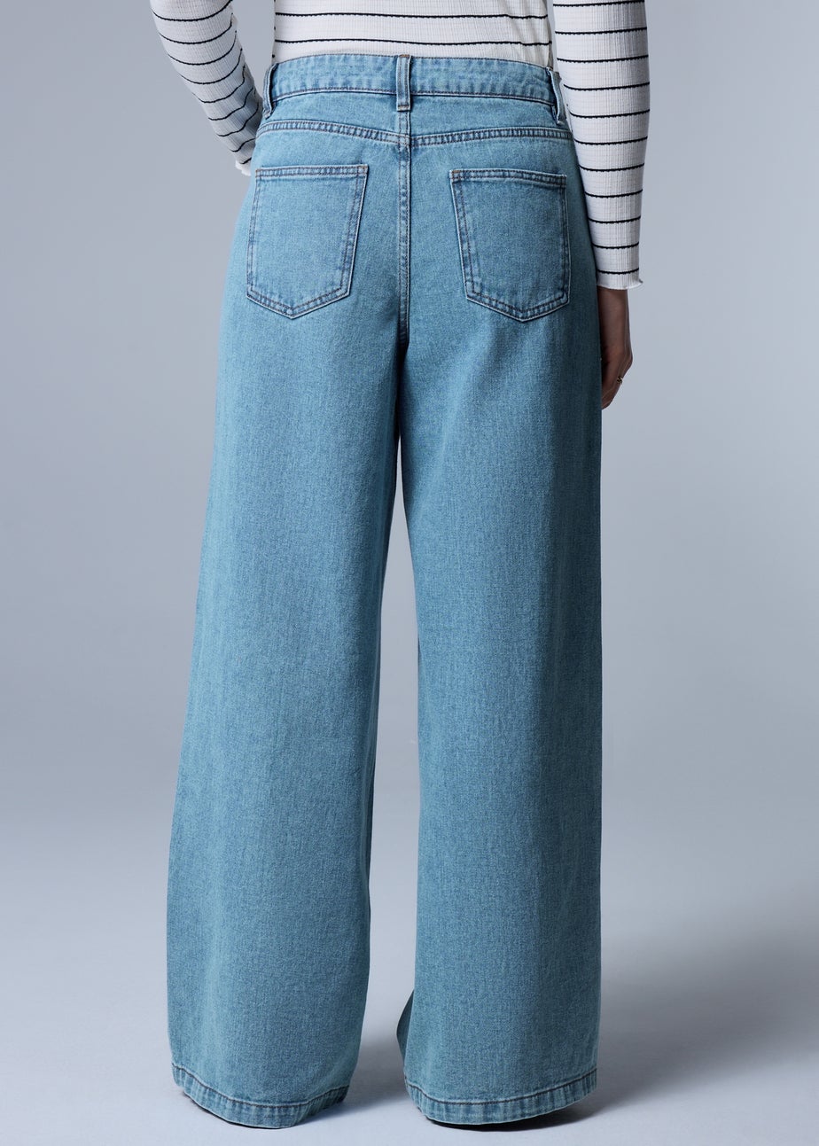 Lightwash Wide Leg Jeans