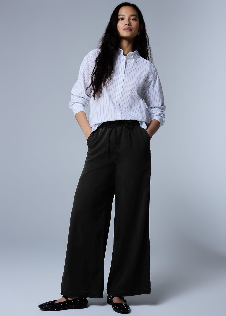 Black Comfort Fit Wide Leg Jeans
