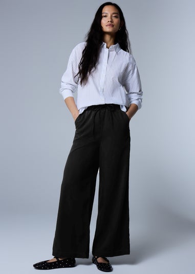 Black Comfort Fit Wide Leg Jeans