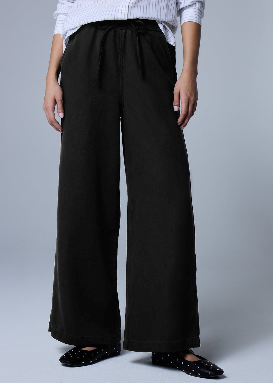 Black Comfort Fit Wide Leg Jeans