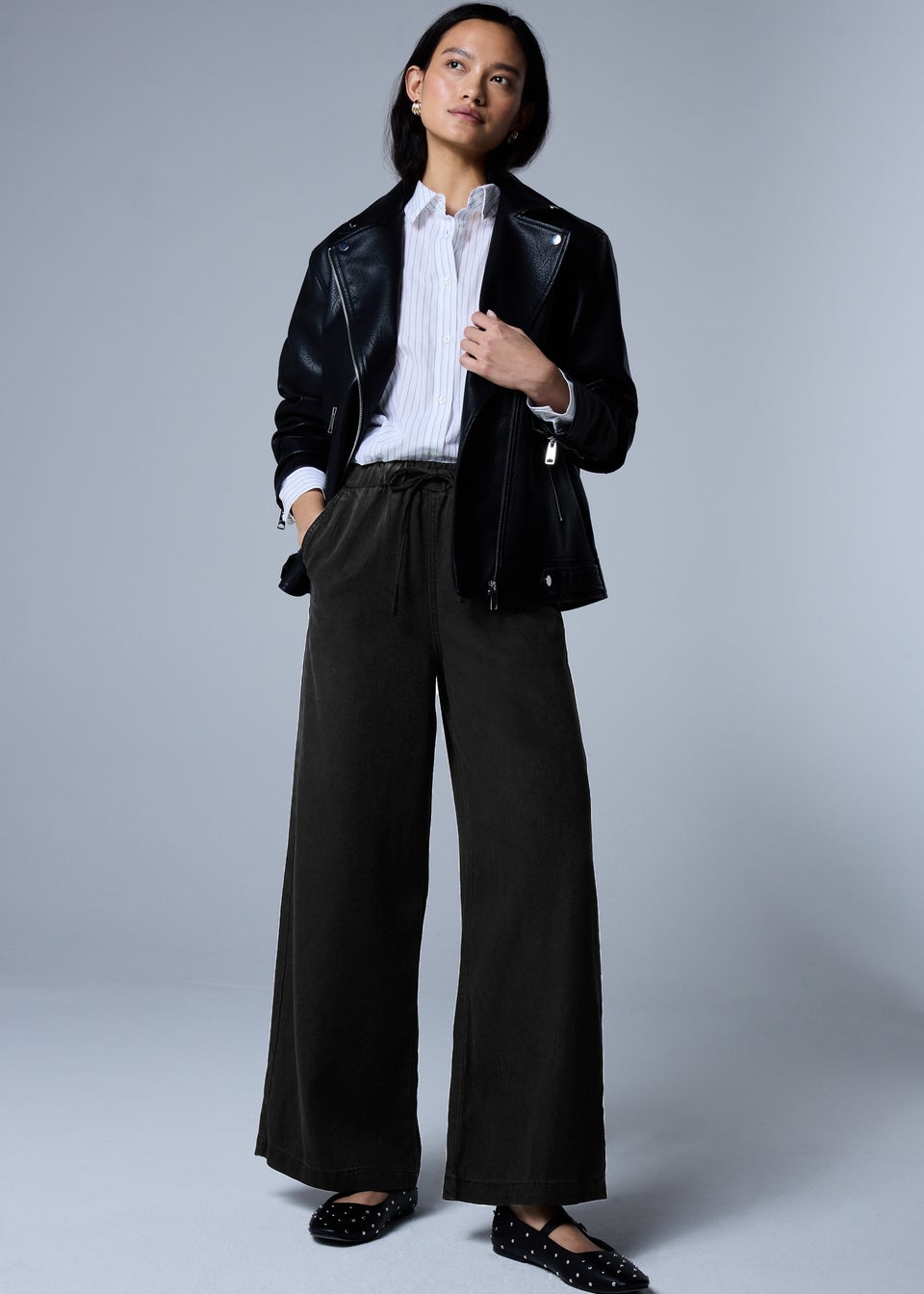 Black Comfort Fit Wide Leg Jeans