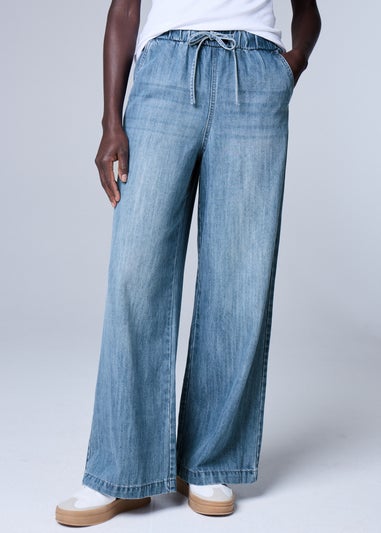 Midwash Comfort Wide Leg Jeans