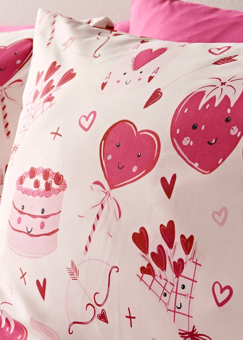 Pink Valentine’s Heart Cake & Strawberry Duvet Set