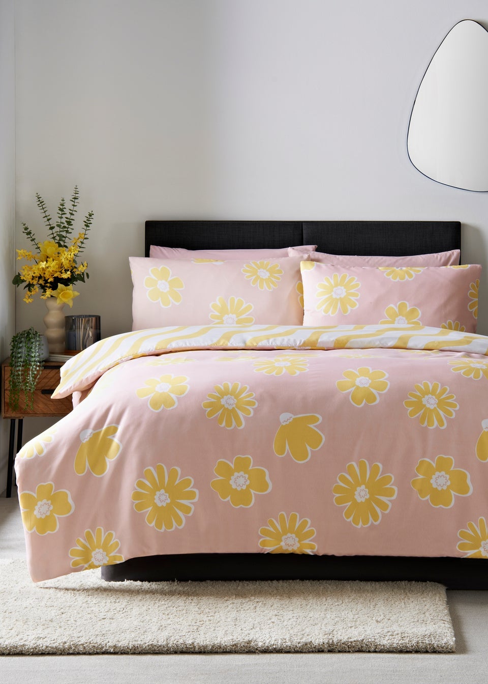 Pink Daisy Duvet Set