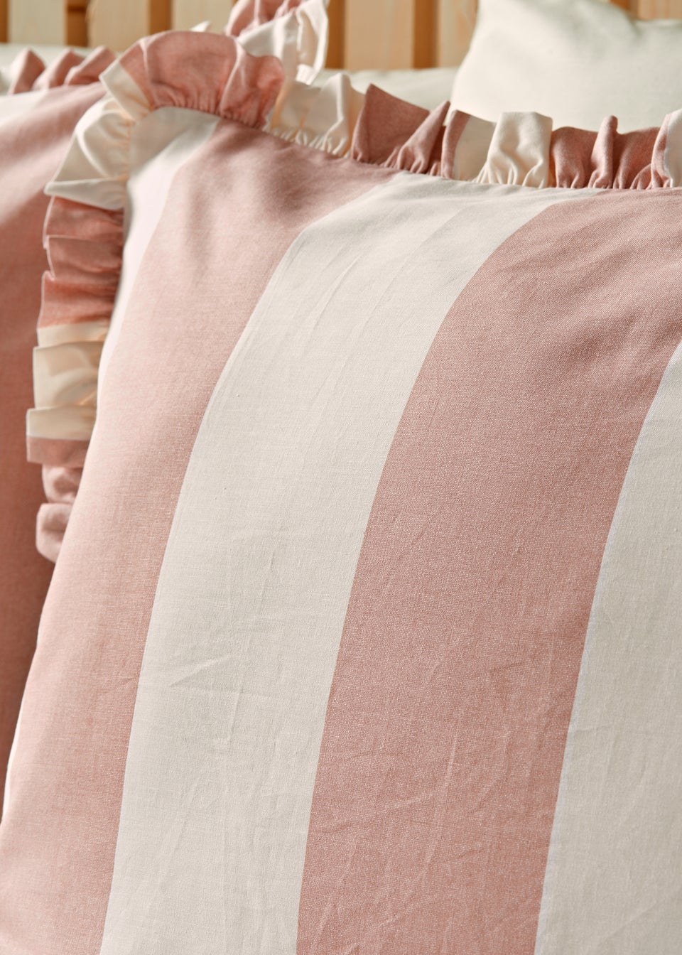 Pink Wide Stripe Pleat Duvet Set