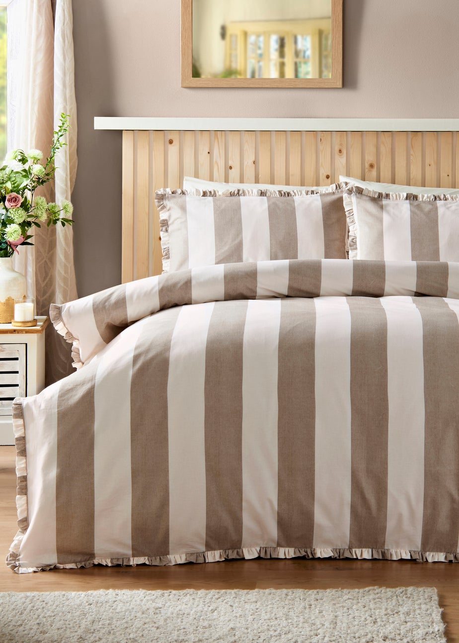 Natural Wide Stripe Pleat Duvet Set