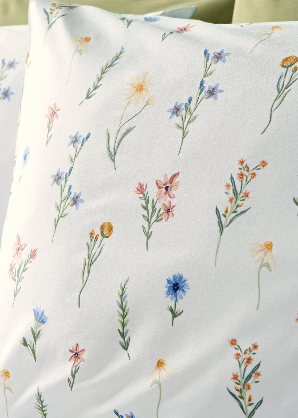 White Floral Meadow Duvet Set