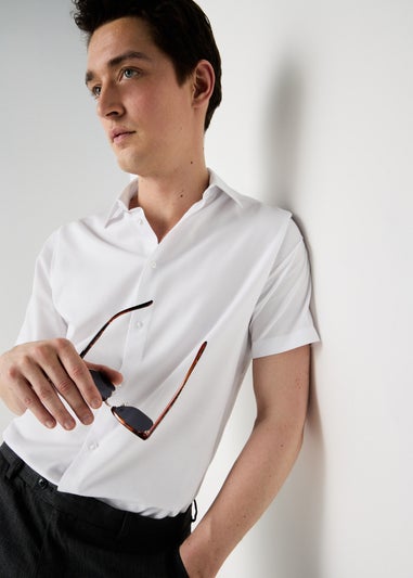 Taylor & Wright White Textured Regular Fit Short Sleeve Shirt