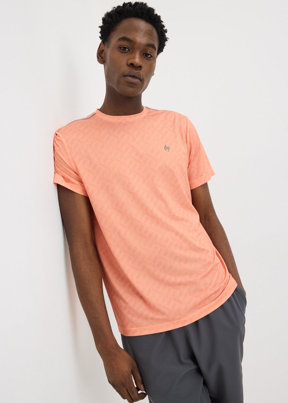 Souluxe Coral Chain Geo Sports T-Shirt