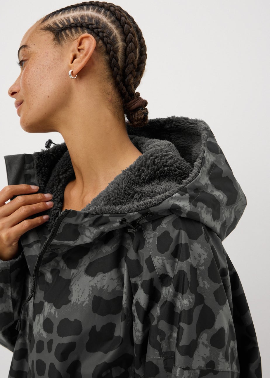 Souluxe Grey Leopard Print Changing Robe