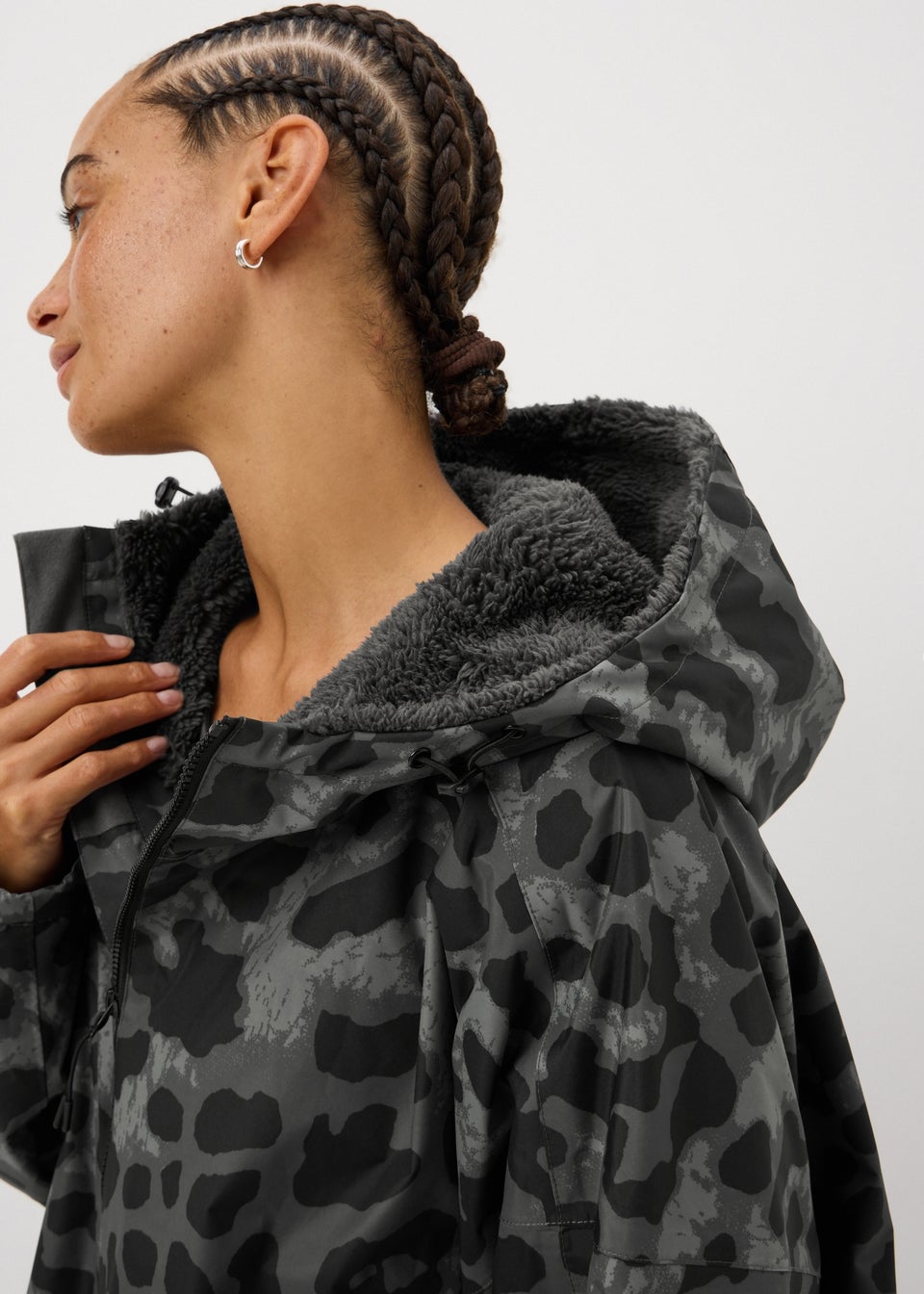 Souluxe Grey Leopard Print Changing Robe