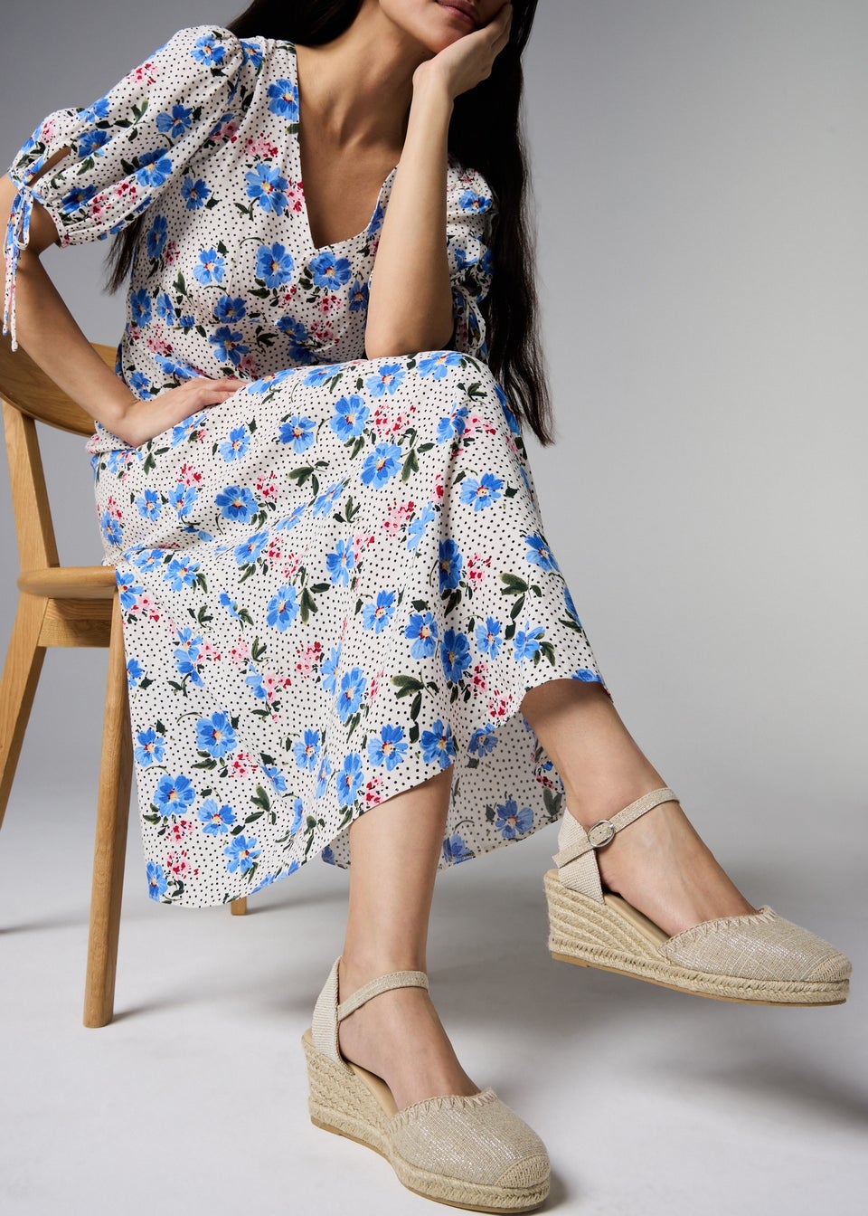 Beige Linen Closed Toe Espadrille Wedges