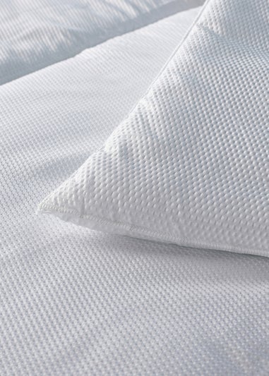 Downland Waffle White 10.5 Tog Duvet