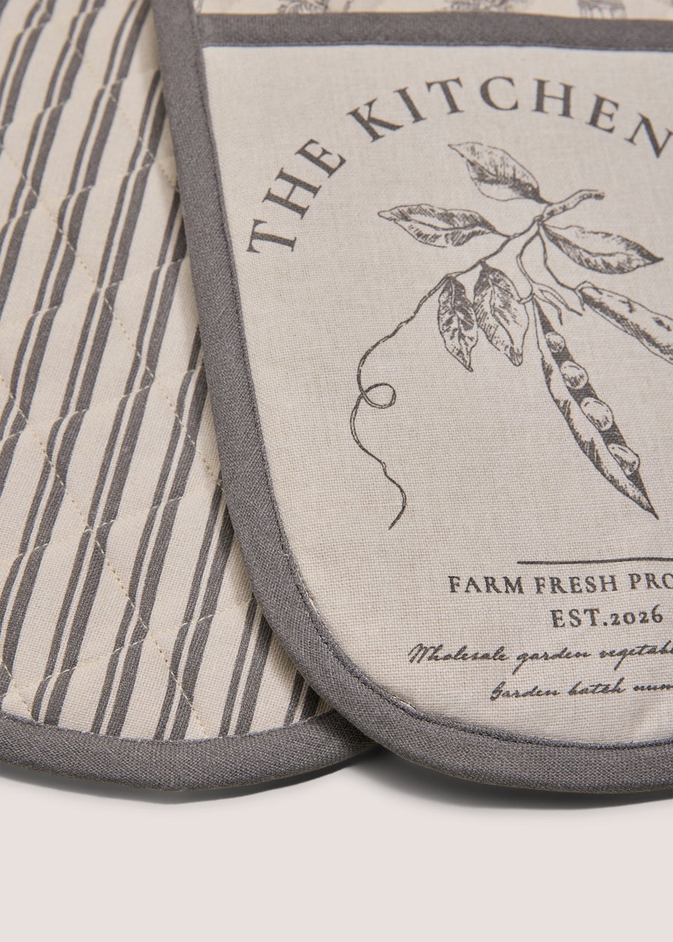 Kitchen Co Veg Print Oven Gloves