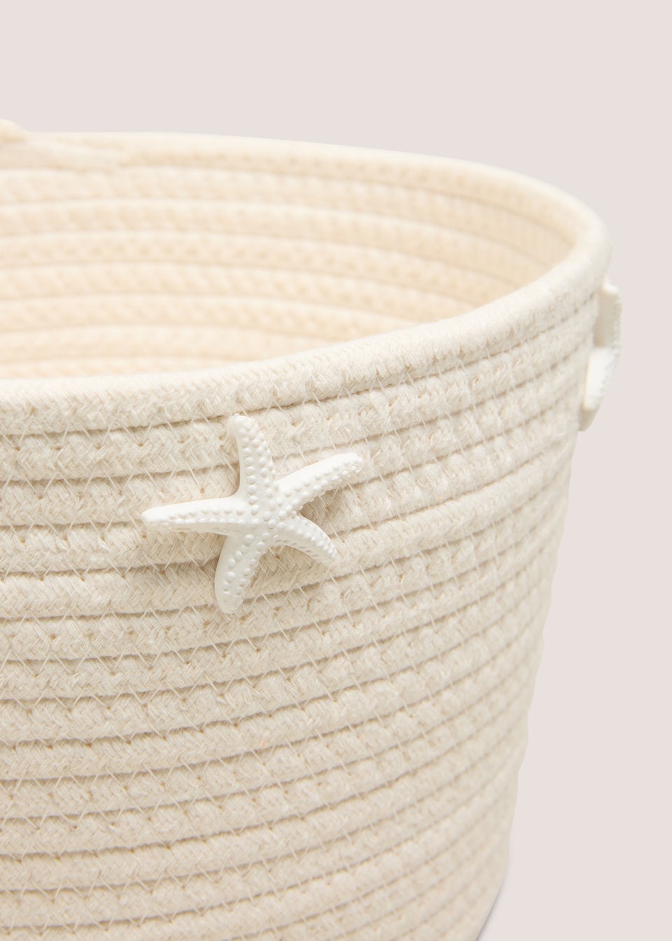White Shell Embroidered  Basket