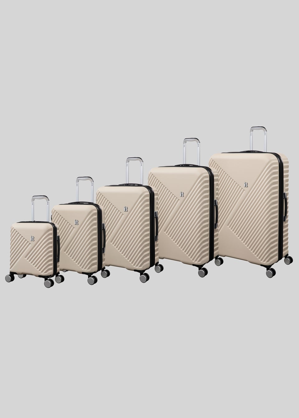 IT Luggage Cream Inclining Hard Suitcase