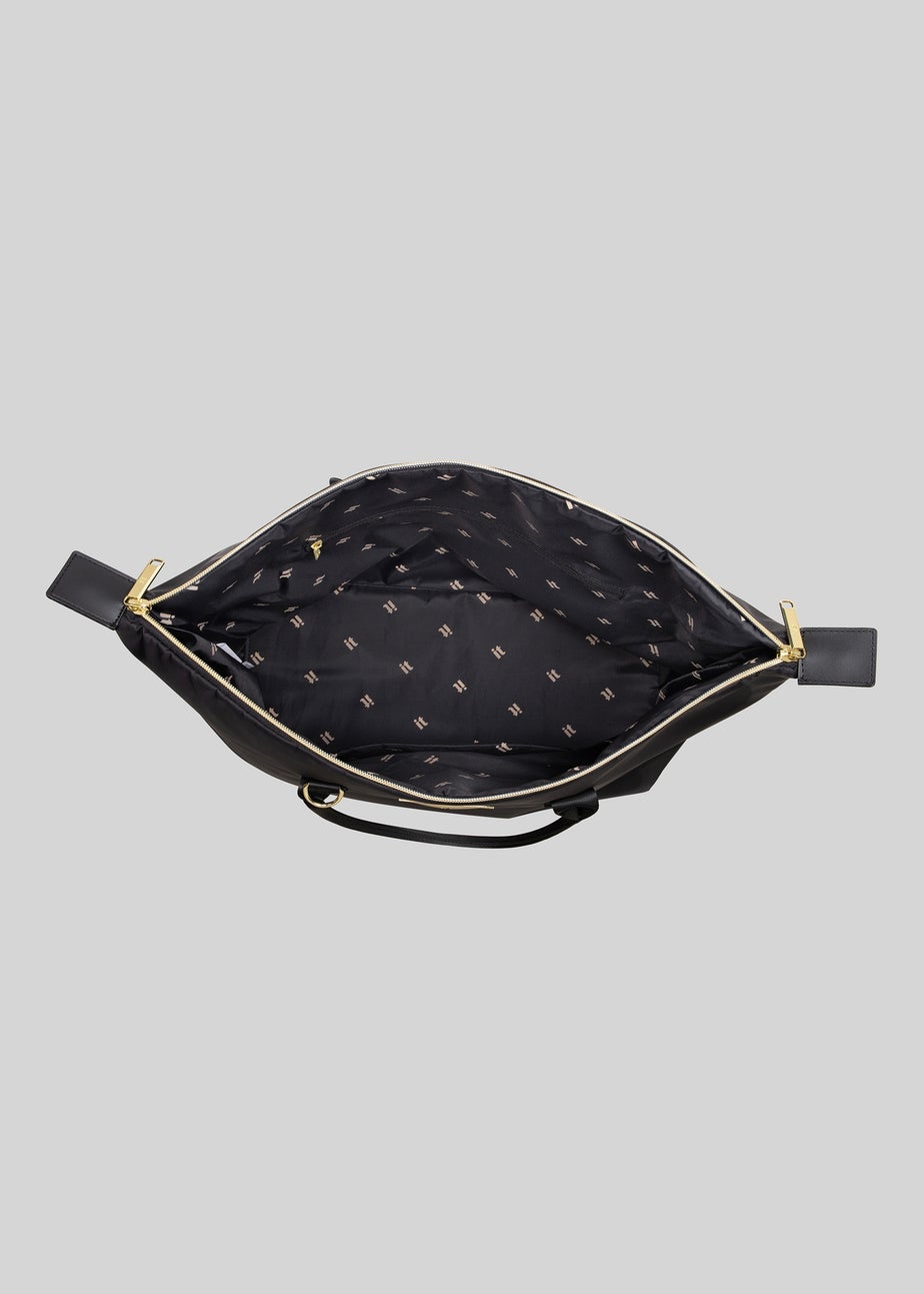 IT Luggage Black Desirable Suitcase