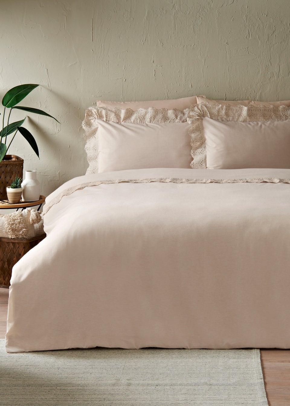 Natural Lace Frill Duvet Set