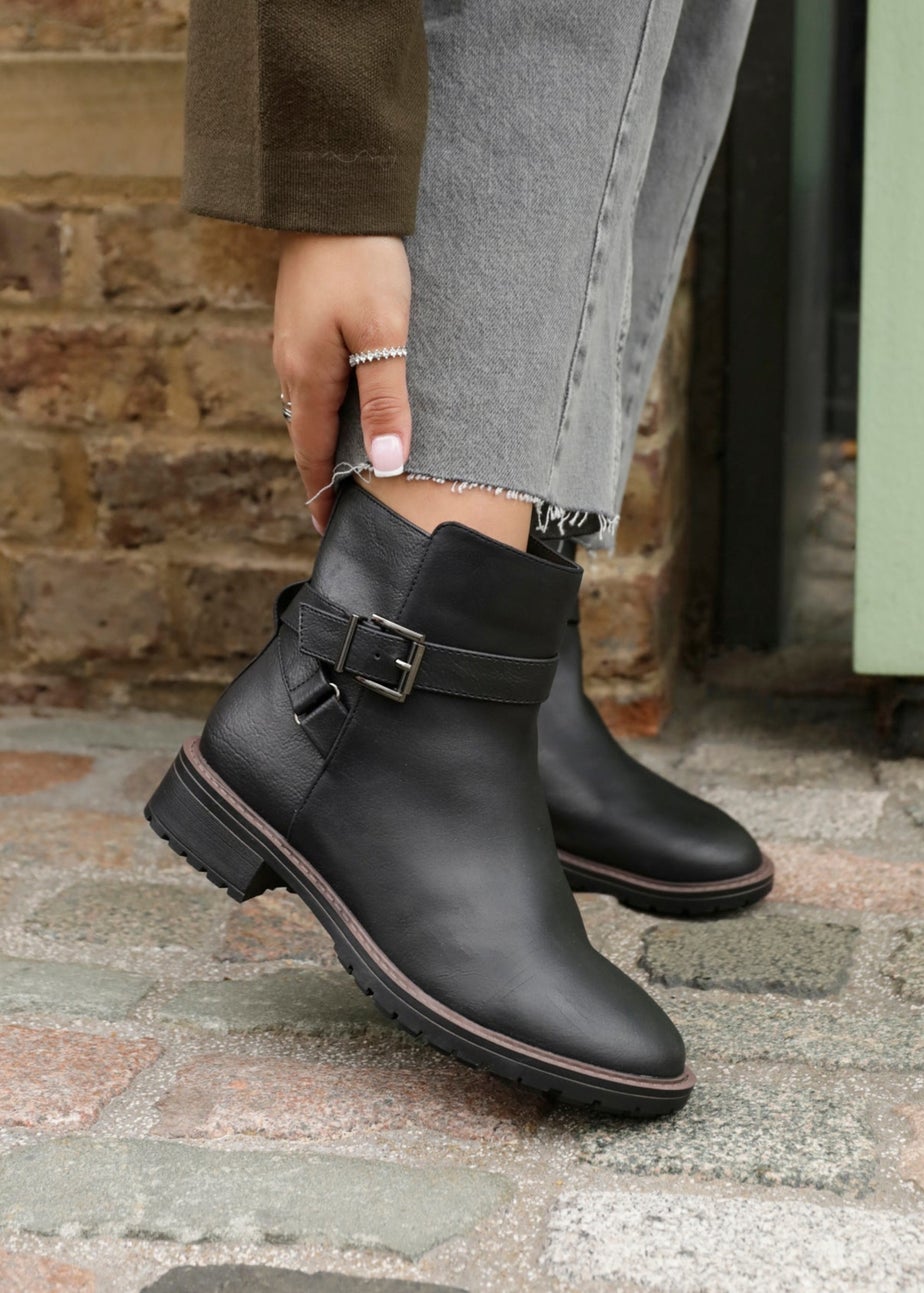 Linzi Edie Wide Fit Black Nubuck Ankle Boot