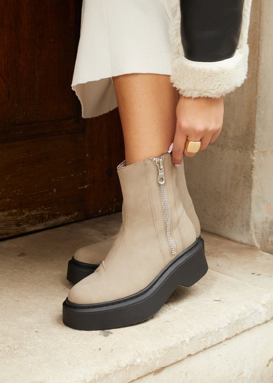 Linzi Valley Taupe Nubuck Chunky Platform Boot