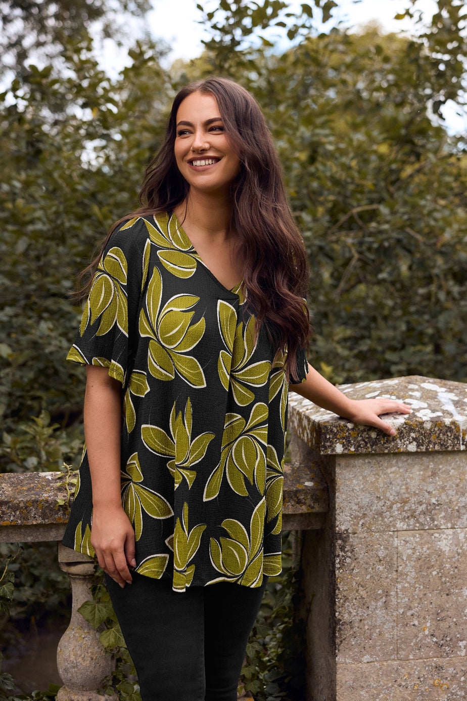 Evans Curve Black Leaf Print Pleat Swing Top
