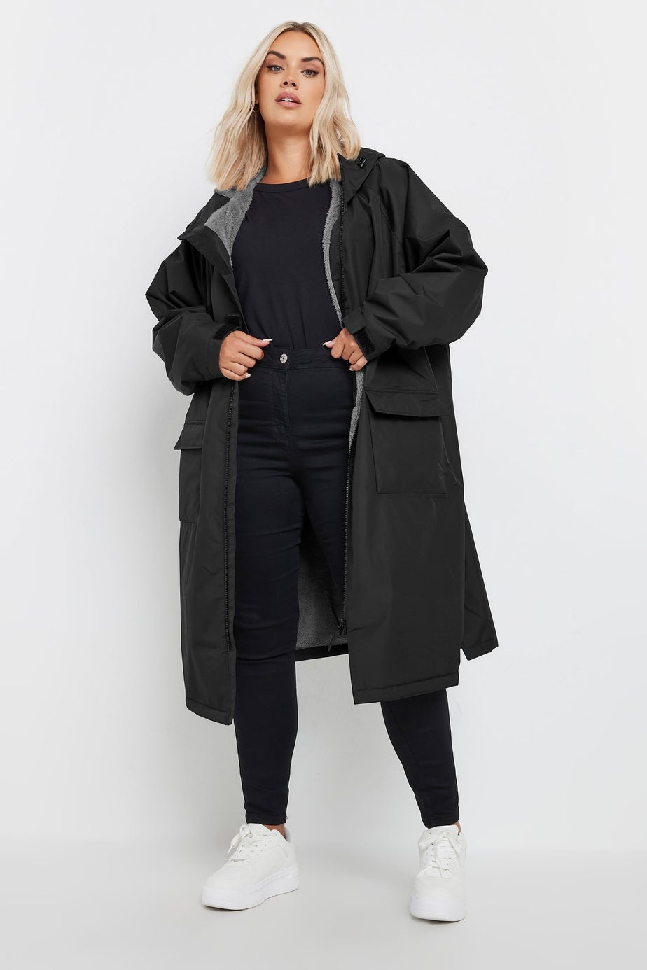 Yours Curve Black Waterproof Fleece Lined Robe