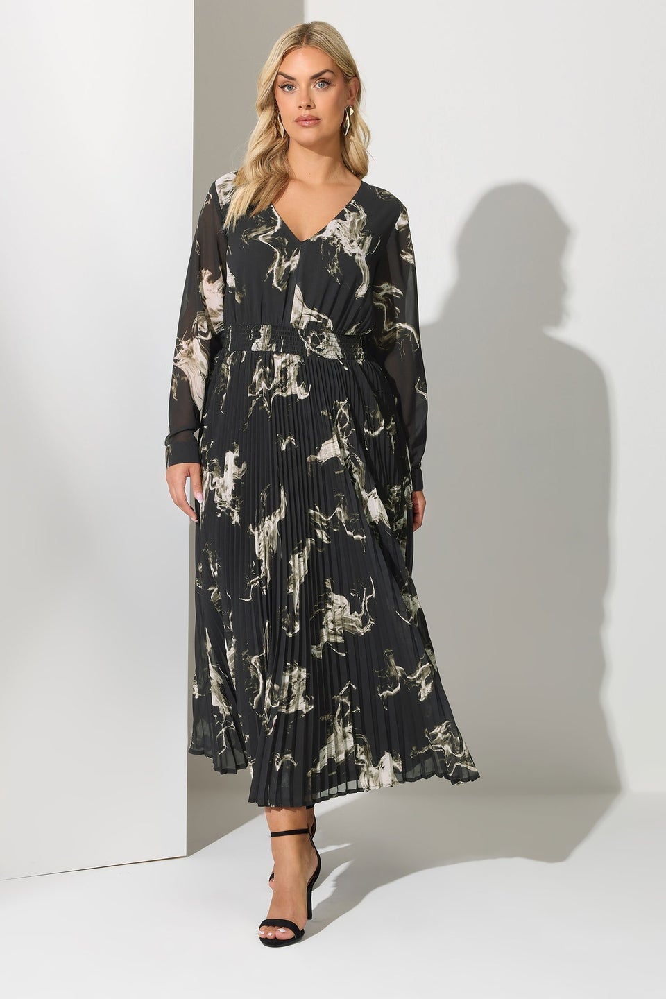 Yours London Curve Black Abstract Pleat V-Neck Maxi Dress