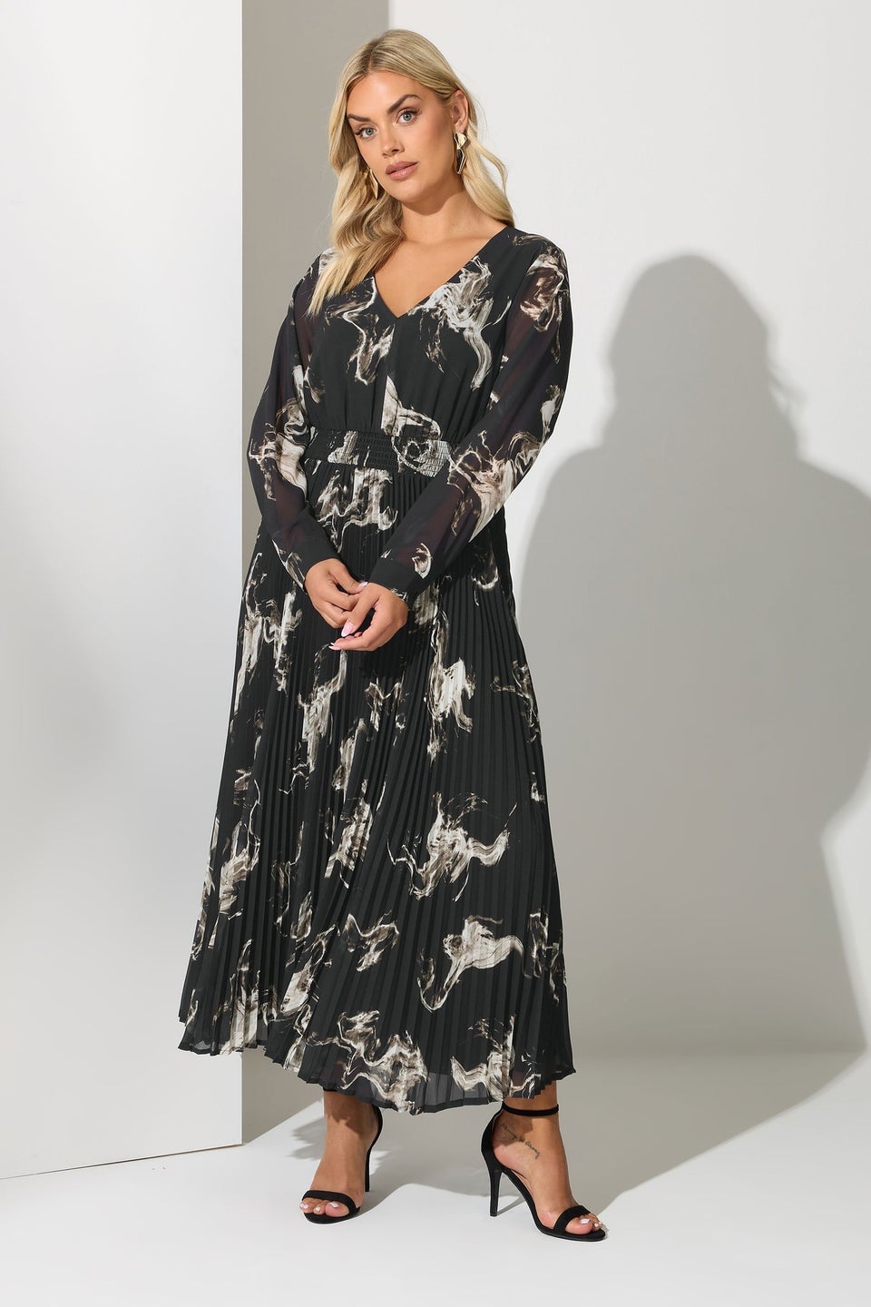 Yours London Curve Black Abstract Pleat V-Neck Maxi Dress