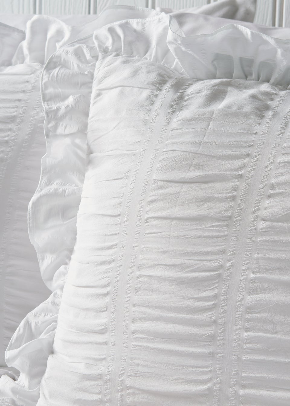White Seersucker Frill Duvet Set
