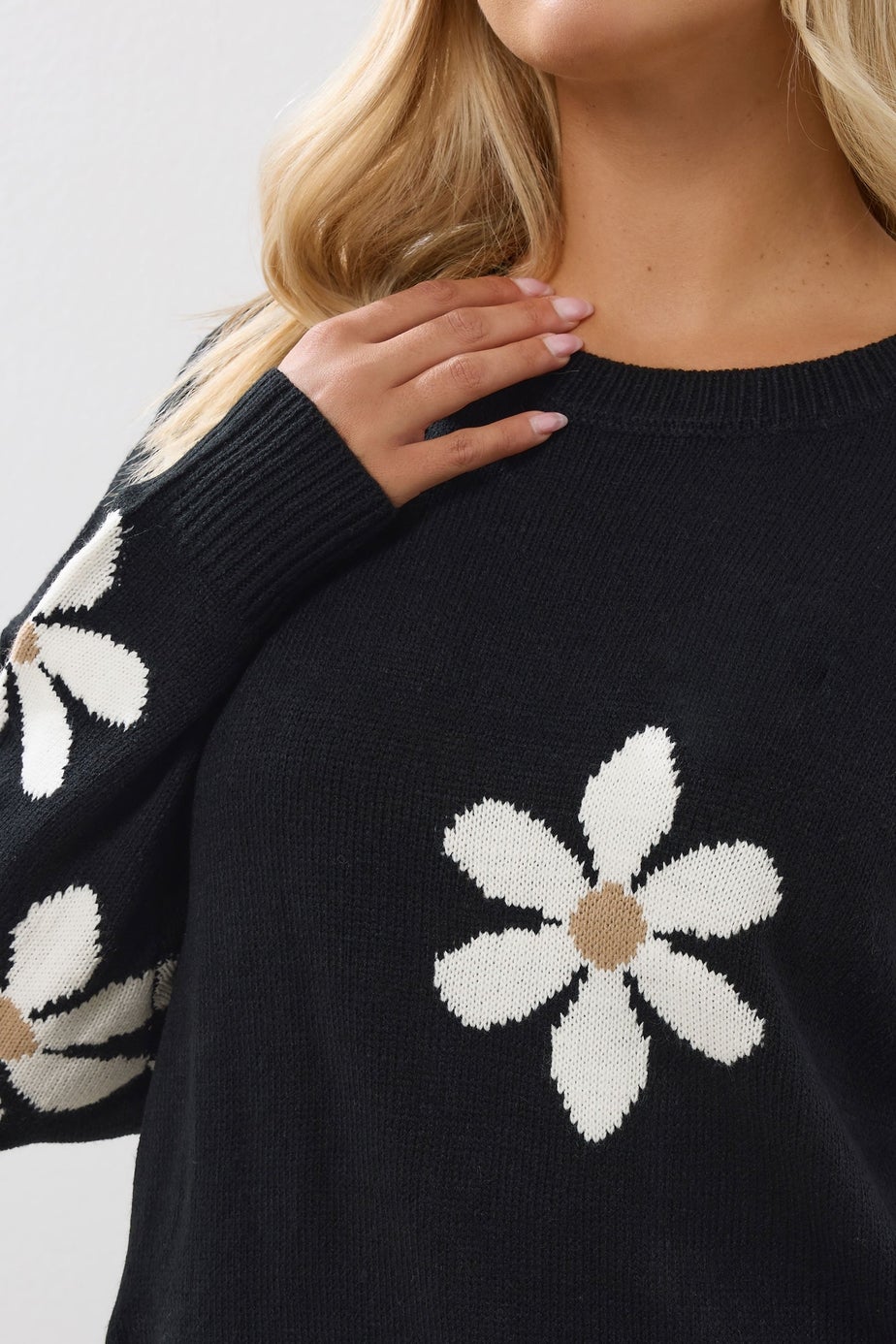 Yours Curve Black Daisy Knitted Jumper
