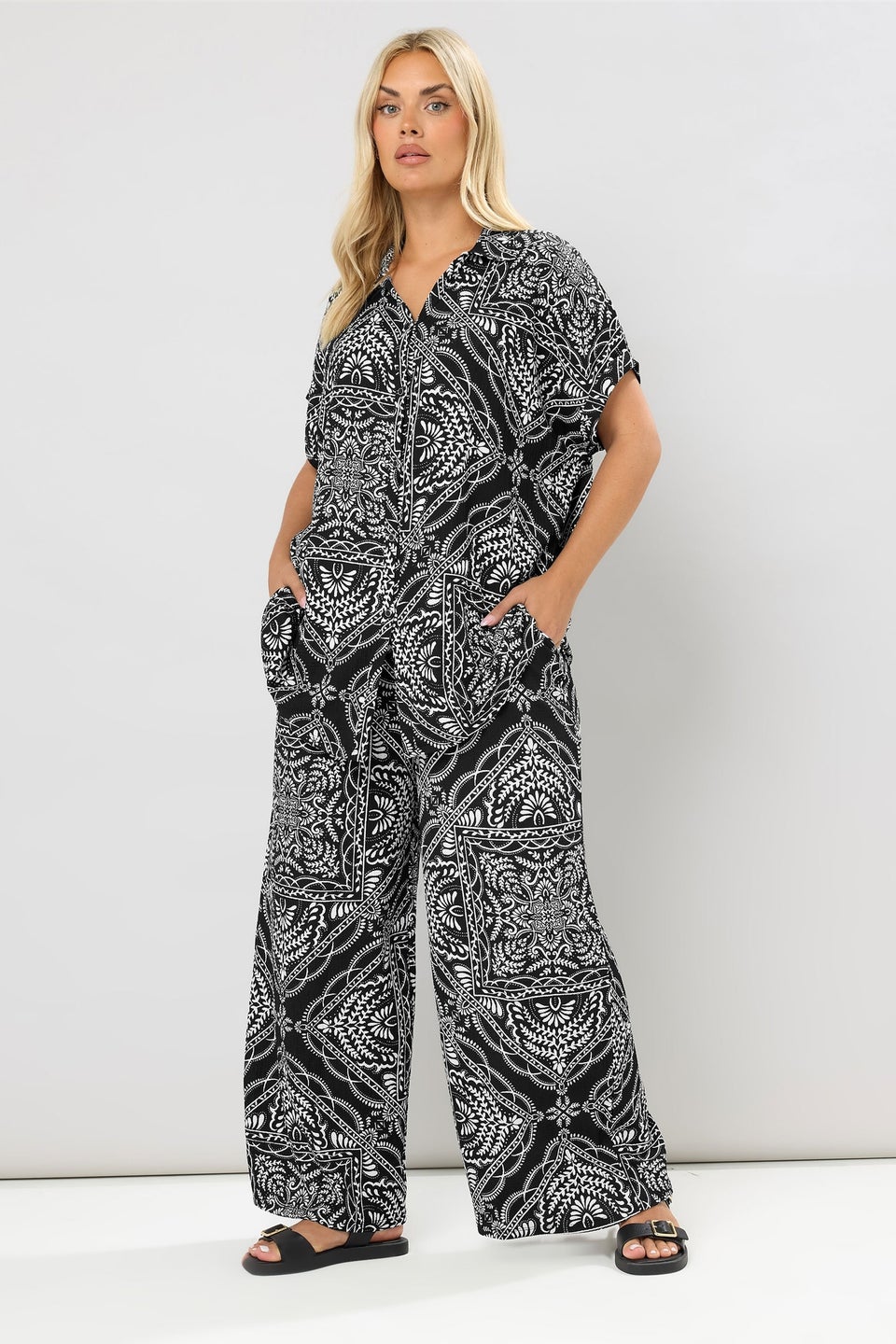 Yours Curve Black & White Bandana Print Textured Shirt