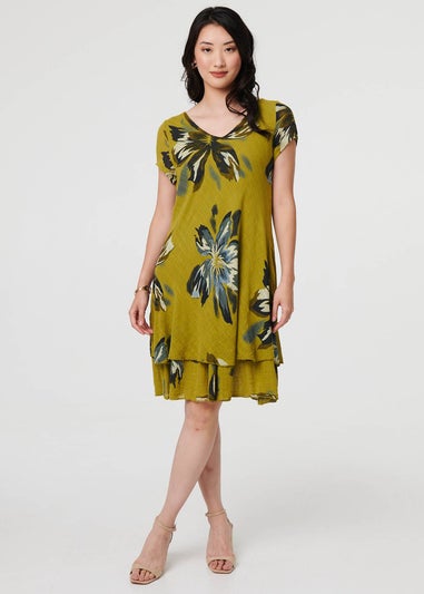 Izabel London Green Floral Short Sleeve Knee Length Dress
