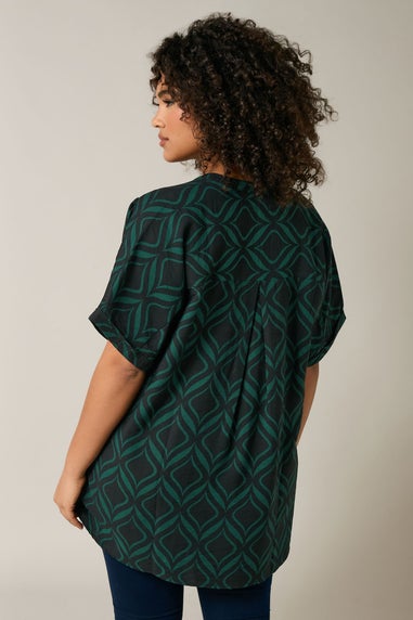 Evans Curve Black & Green Geometric Overhead Utility Shirt