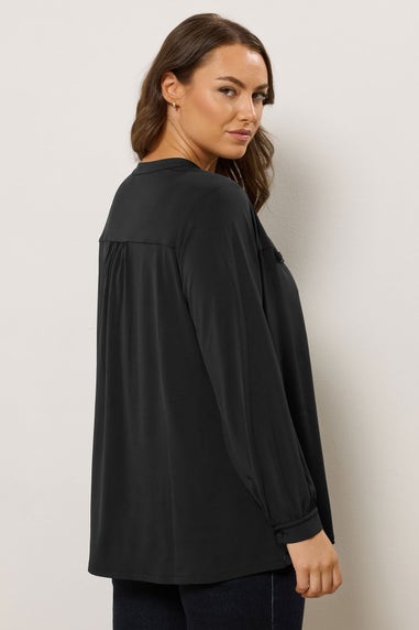 Evans Curve Black Notch Neck Utility Shirt