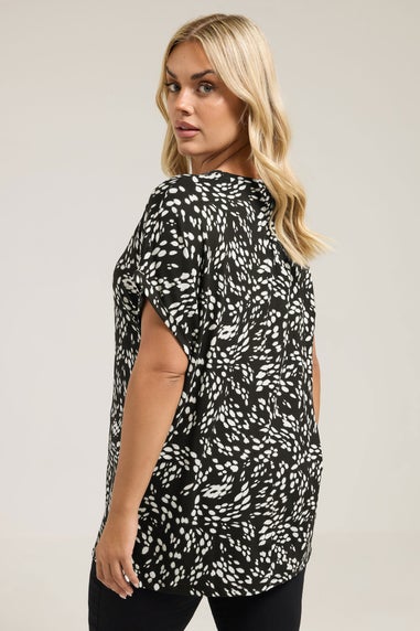 Yours Curve Black Deer Print Grown On Sleeve T-Shirt