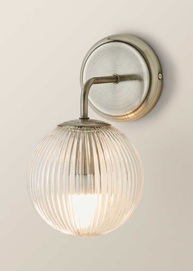 ValueLights Kempton Brushed Chrome Wall Light Ribbed Globe Shade