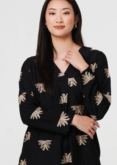 Izabel London Black Embroidered Pleat 3/4 Sleeve Blouse