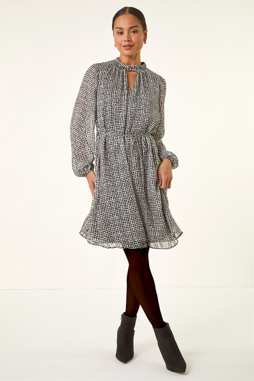 Roman Black Petite Geometric Keyhole Front Dress