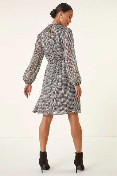 Roman Black Petite Geometric Keyhole Front Dress