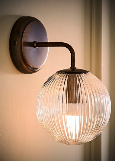 ValueLights Kempton Brushed Brass Wall Light Ribbed Globe Shade