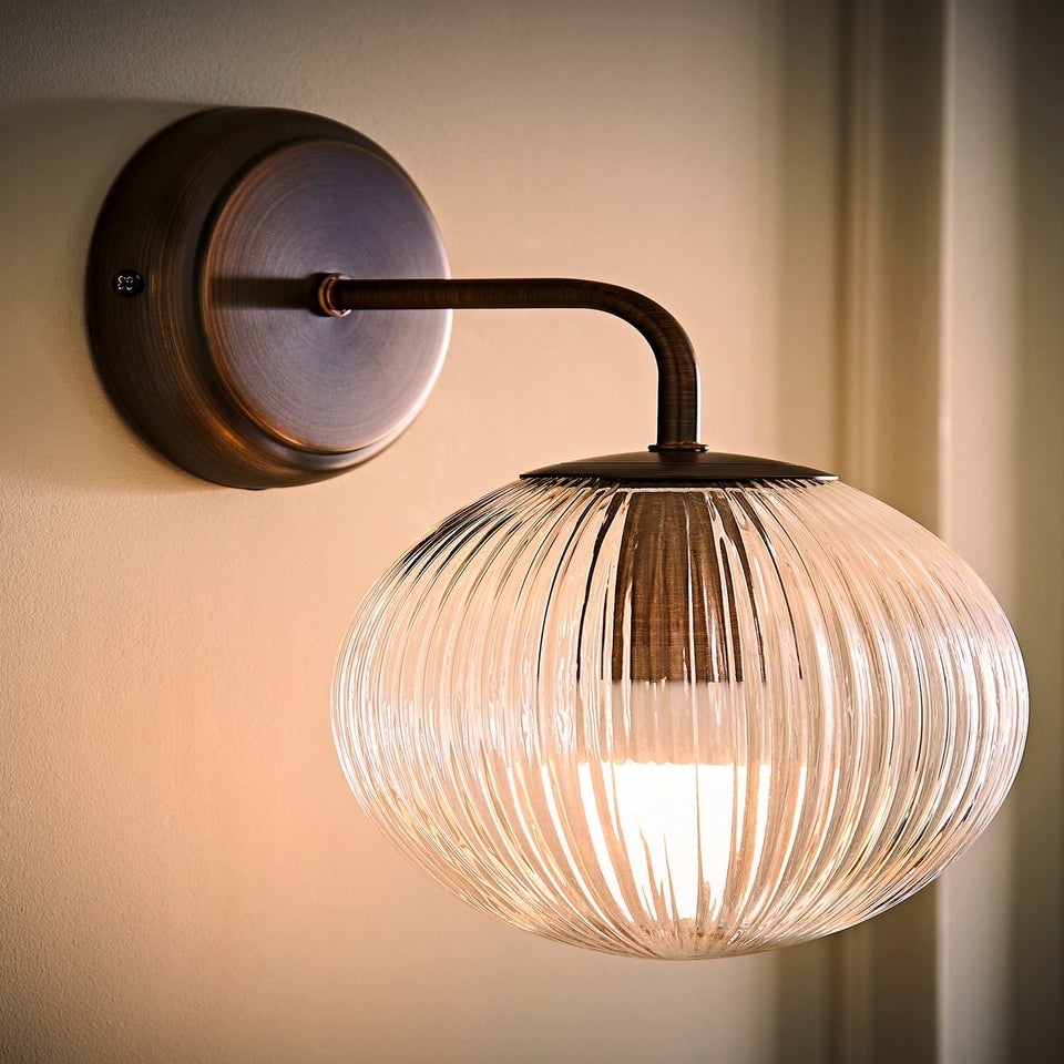 ValueLights Kempton Brushed Brass Wall Light Ribbed Globe Shade